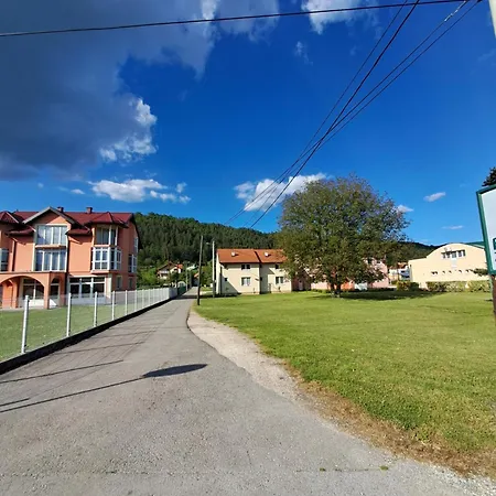 Apartment Cozy Near Sarajevo & Visoko Pyramids *